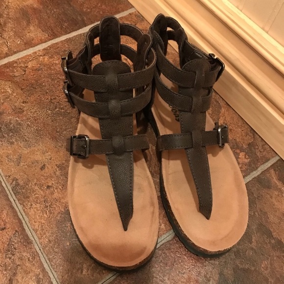 Sandals - Picture 3 of 4